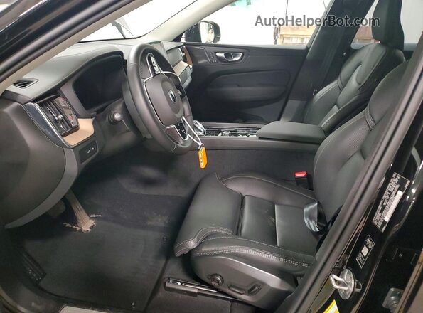 YV4H60RM1T1414987 2026 VOLVO XC60 Black Vista interior delantera