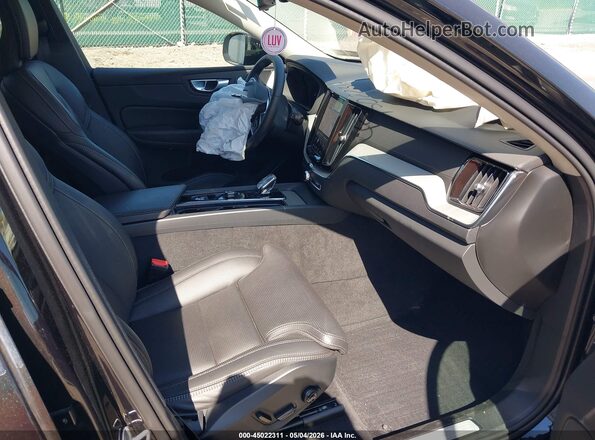 YV4H60RM4S1051132 2025 VOLVO XC60 PLUG-IN HYBRID Black Սալոնի դիմացի տեսք