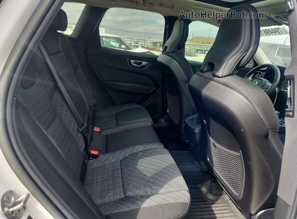 YV4L12DV1P1211740 2023 VOLVO XC60 White Vista interior trasera