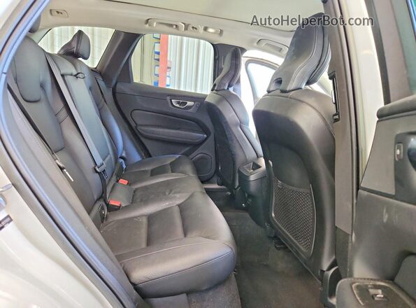 YV4L12RE3P1265923 2023 VOLVO XC60 White 