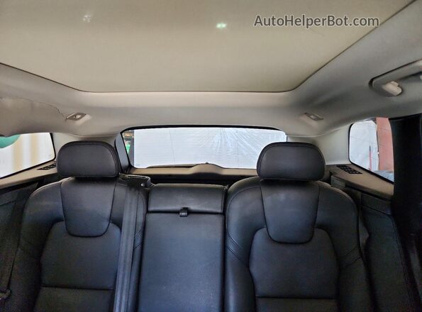 YV4L12RE3P1265923 2023 VOLVO XC60 White 