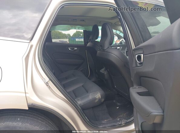 YV4L12RE9P1321606 2023 VOLVO XC60 Champagne VIN կոդի պիտակի տեսք