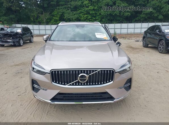 YV4L12RE9P1321606 2023 VOLVO XC60 Champagne Սալոնի հետևի տեսք