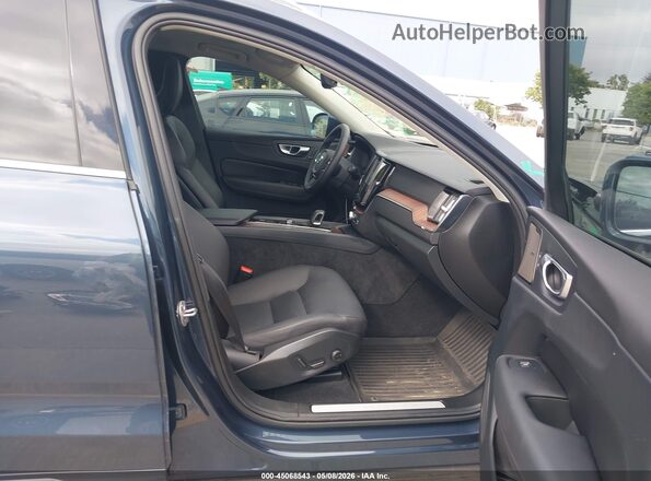 YV4L12RN2P1338084 2023 VOLVO XC60 Blue Вид салону спереду