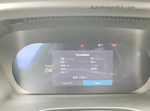 YV4L12UC0T2700326 2026 VOLVO XC40 White Սարքավորումների վահանակի տեսք