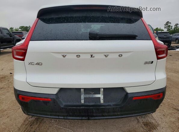 YV4L12UC0T2700326 2026 VOLVO XC40 White Հետևի տեսք