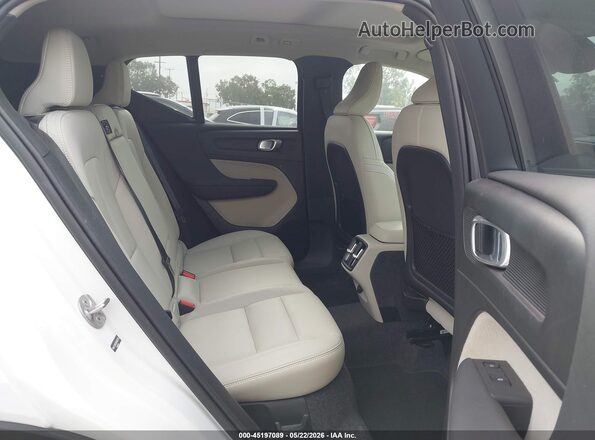 YV4L12UC2S2452725 2025 VOLVO XC40 White Вид наклейки з VIN-кодом