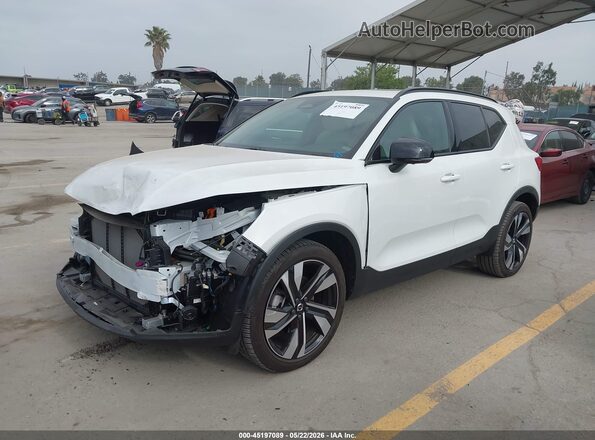 YV4L12UC2S2452725 2025 VOLVO XC40 White Передня ліва чверть