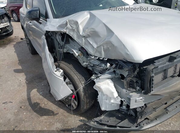 YV4L12UC4S2479330 2025 VOLVO XC40 Silver Front view