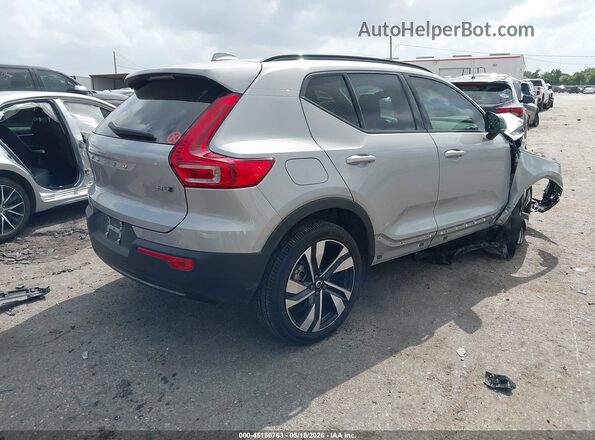 YV4L12UC4S2479330 2025 VOLVO XC40 Silver Rear right