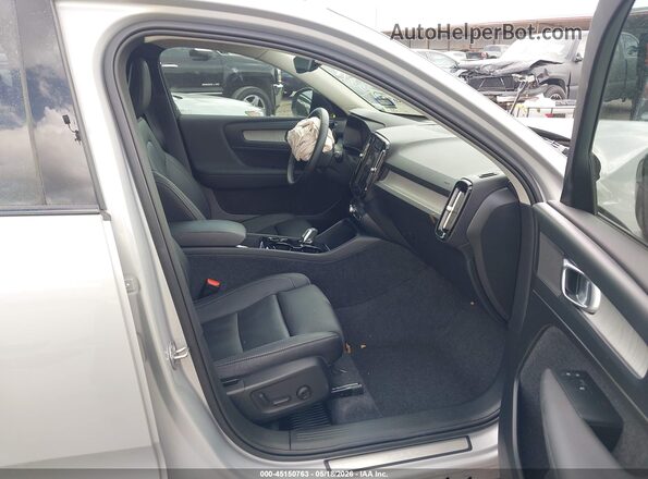 YV4L12UC4S2479330 2025 VOLVO XC40 Silver Front interior view