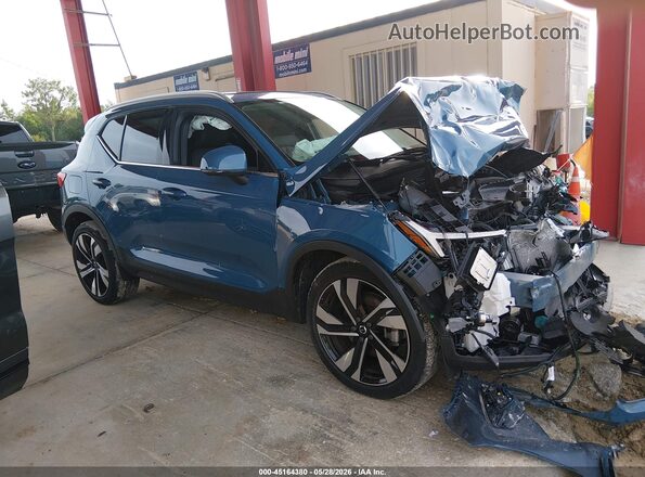 YV4L12UE0P2020028 2023 VOLVO XC40 Champagne Вид задньої частини салону