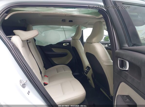 YV4L12UE6S2552196 2025 VOLVO XC40 Blue Вид наклейки з VIN-кодом