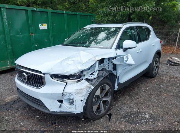 YV4L12UE6S2552196 2025 VOLVO XC40 Blue Вид спереду