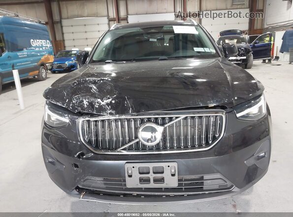 YV4L12UEXS2513465 2025 VOLVO XC40 Черный Вид спереди
