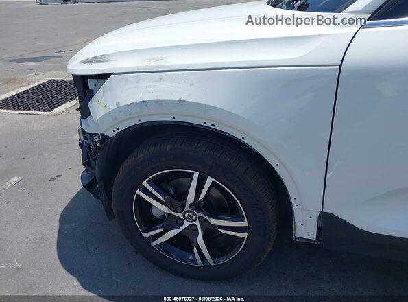 YV4L12UJ6S2582568 2025 VOLVO XC40 White 