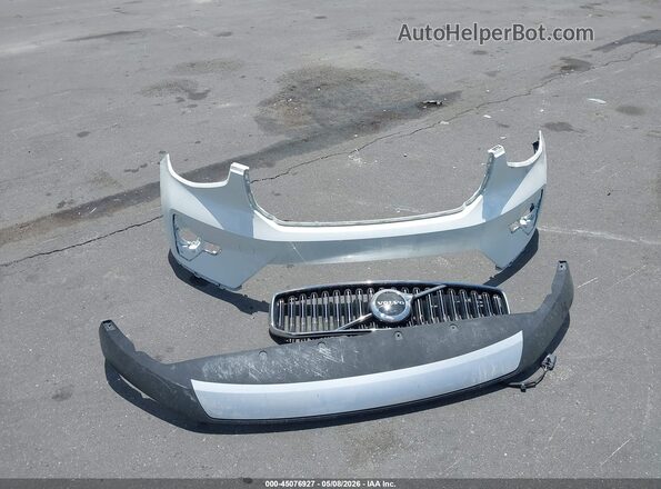 YV4L12UJ6S2582568 2025 VOLVO XC40 White Սարքավորումների վահանակի տեսք