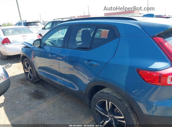 YV4L12UK5R2324013 2024 VOLVO XC40 Синий Вид задней части салона