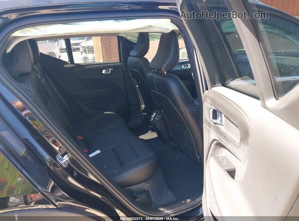 YV4L12UK8R2286664 2024 VOLVO XC40 Black Vista de la etiqueta del VIN