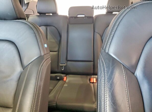 YV4L12UL0P2944239 2023 VOLVO XC40 White Widok tylnych siedzeń