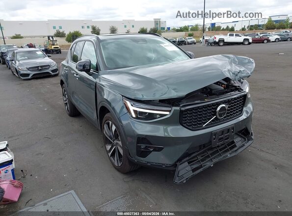 YV4L12UM2T2706380 2026 VOLVO XC40 Green Rear interior view