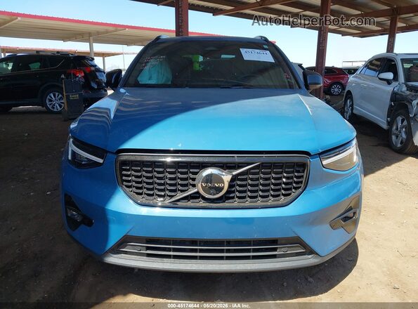 YV4L12UM4P2944267 2023 VOLVO XC40 Blue Vista del cuadro de instrumentos