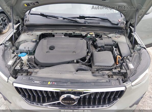 YV4L12UN9P2003230 2023 VOLVO XC40 Green Widok z tyłu