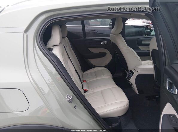 YV4L12UN9P2003230 2023 VOLVO XC40 Green Widok naklejki z numerem VIN