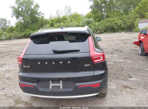 YV4L12UV2P2914743 2023 VOLVO XC40 Black 