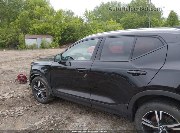 YV4L12UV2P2914743 2023 VOLVO XC40 Black 