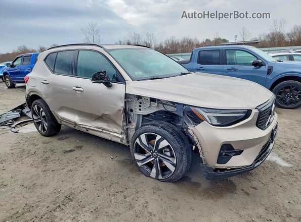 YV4L12UW2P2088906 2023 VOLVO XC40 Cream Delantero derecho