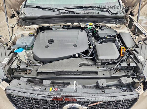 YV4L12UW2P2088906 2023 VOLVO XC40 Cream Vista del compartimento del motor