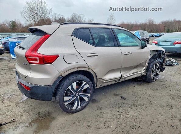 YV4L12UW2P2088906 2023 VOLVO XC40 Cream Trasero derecho