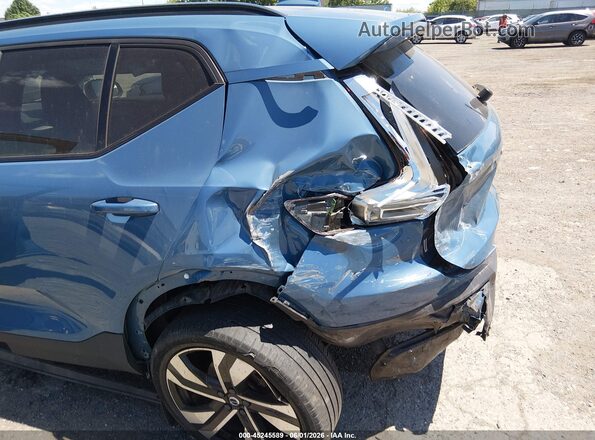 YV4L12UW6P2989907 2023 VOLVO XC40 Blue Widok z przodu