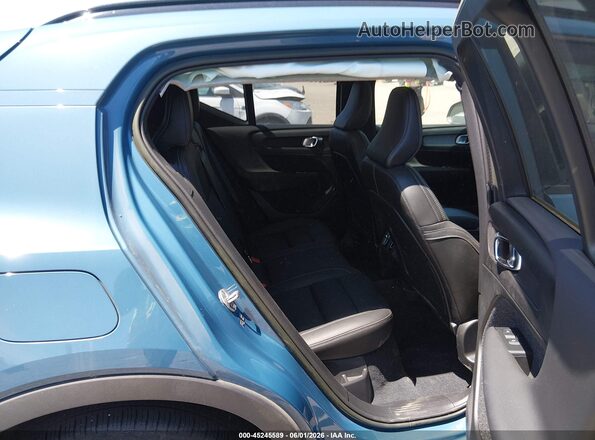 YV4L12UW6P2989907 2023 VOLVO XC40 Blue Widok naklejki z numerem VIN