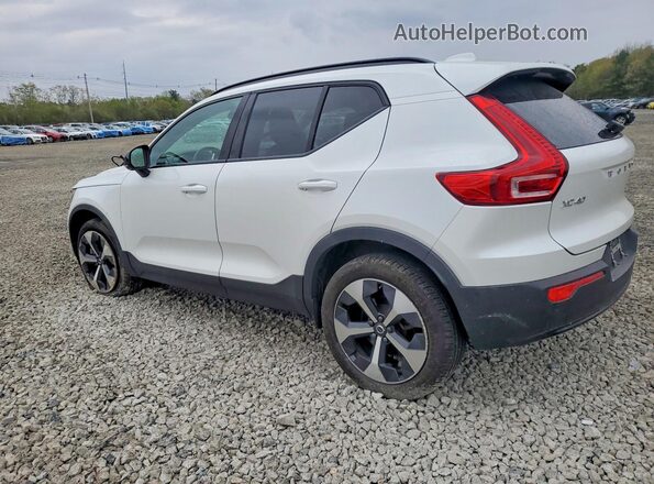 YV4L12UWXP2103426 2023 VOLVO XC40 White Trasero izquierdo