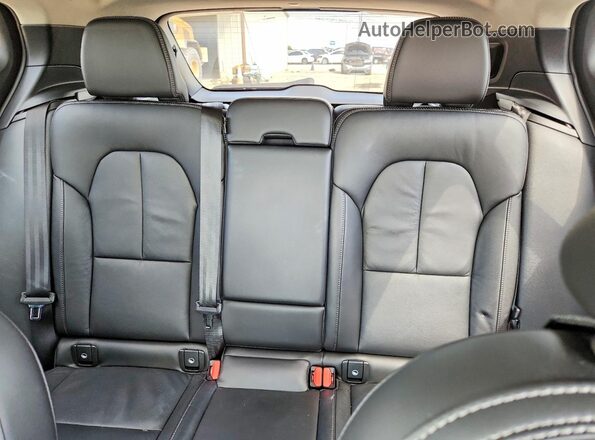 YV4L12UX2P2977293 2023 VOLVO XC40 White Հետևի նստատեղերի տեսք