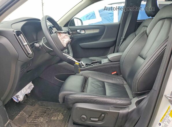 YV4L12UX2P2977293 2023 VOLVO XC40 White Սալոնի դիմացի տեսք