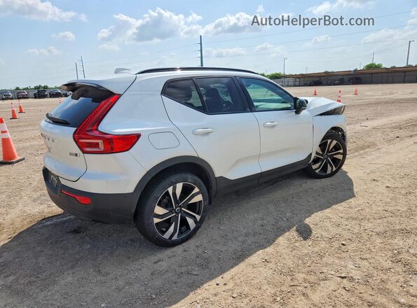 YV4L12UX2P2977293 2023 VOLVO XC40 White Հետևի աջ