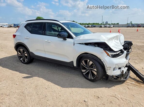 YV4L12UX2P2977293 2023 VOLVO XC40 White Առջևի աջ