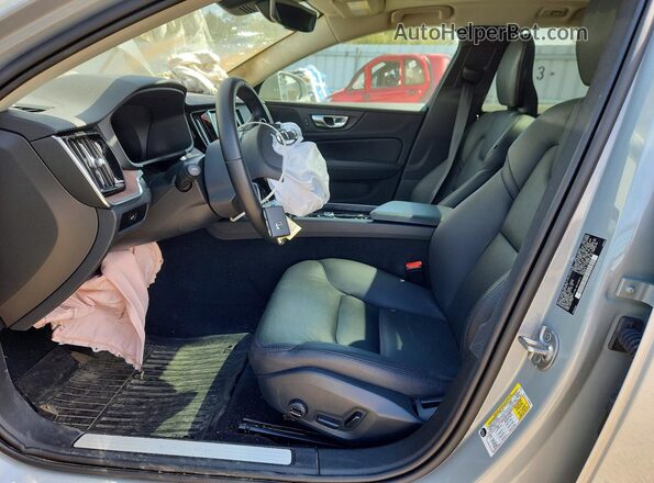 YV4L12WY4R1136736 2024 VOLVO V60 Gray წინა სალონის ხედი