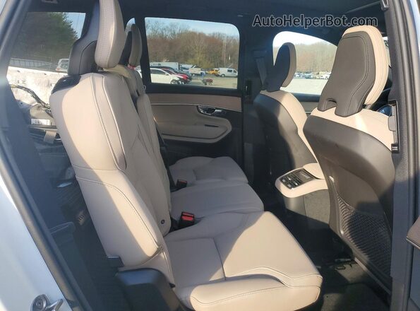 YV4M12PJ2T1494110 2026 VOLVO XC90 White Widok tylnych siedzeń