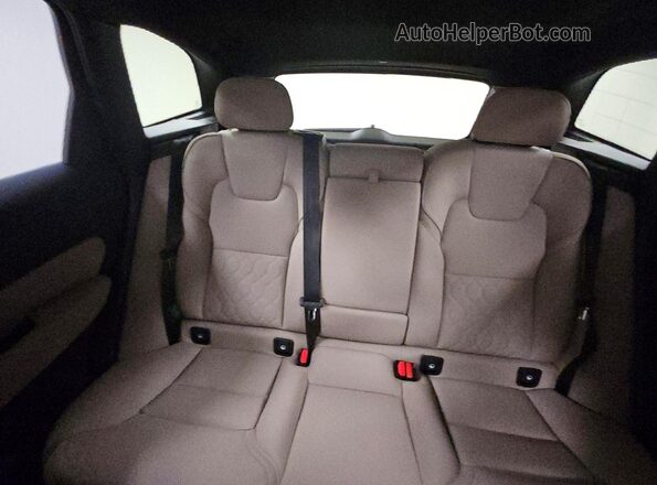 YV4M12RC4T1458059 2026 VOLVO XC60 Blue Vista de los asientos traseros
