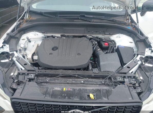 YV4M12RC5S1087587 2025 VOLVO XC60 White Հետևի տեսք