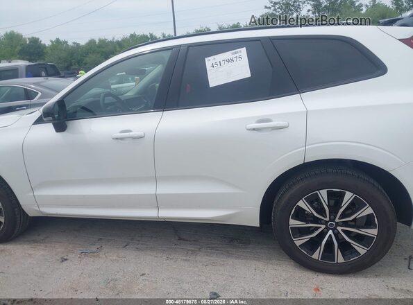 YV4M12RC5S1087587 2025 VOLVO XC60 White Սալոնի 360 աստիճան տեսք