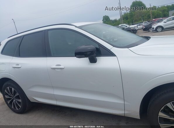 YV4M12RC5S1087587 2025 VOLVO XC60 White Սալոնի հետևի տեսք