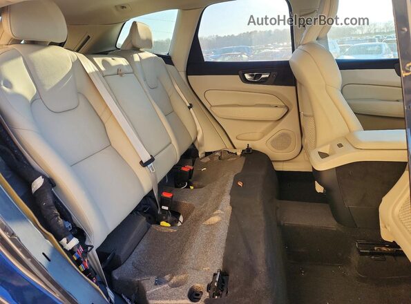 YV4M12RC9S1027974 2025 VOLVO XC60 Gray Rear seats view