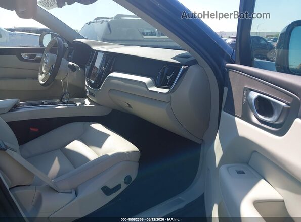 YV4M12RCXS1208968 2025 VOLVO XC60 Синий Вид салона спереди