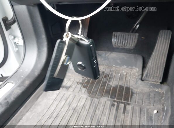 YV4M12RJ7S1050328 2025 VOLVO XC60 White Widok deski rozdzielczej