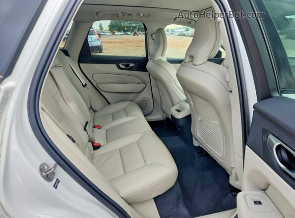 YV4M12RJXS1113843 2025 VOLVO XC60 Белый Вид задней части салона